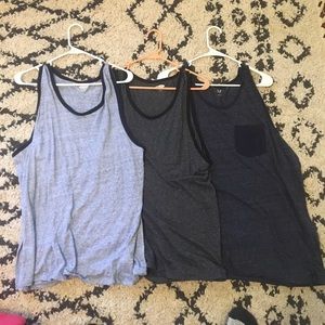 3-pack deal! Men’s XL various tank tops. (2) Old Navy (1) Gap.